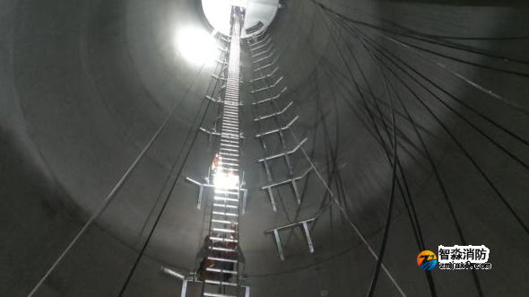 80米高空救援！兩工人受傷被困風電塔筒內(nèi)